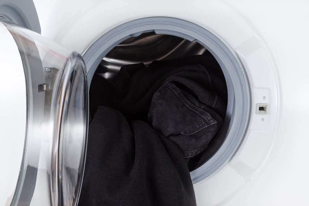 usikre forpligtelse Profet Sådan undgår du hvide striber på tøjet efter vask
